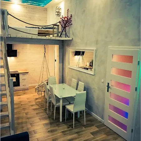 Apartament Uziemienie 아파트 므랑고보