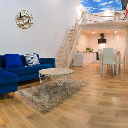 Apartament Uziemienie 아파트 므랑고보
